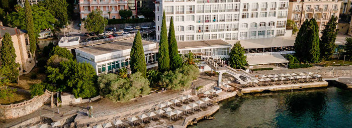 In riva al mare