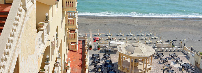 Fronte mare con servizio spiaggia incluso
