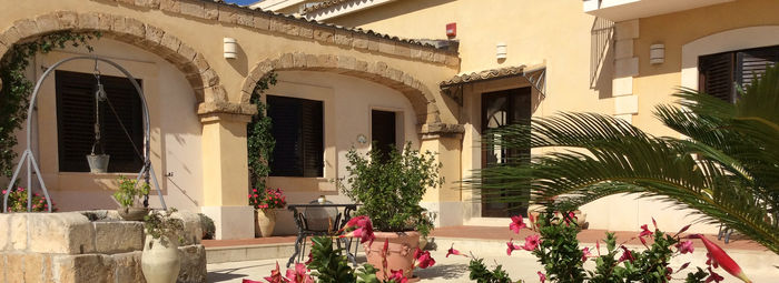 Antica masseria siciliana nell'oasi di Vendicari
