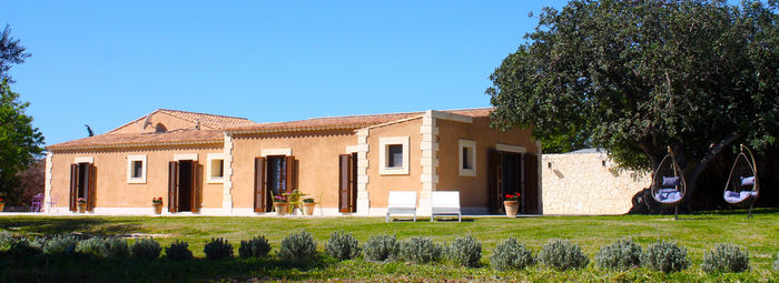 Antica masseria siciliana nell'oasi di Vendicari
