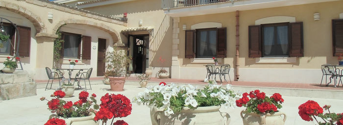 Antica masseria siciliana nell'oasi di Vendicari