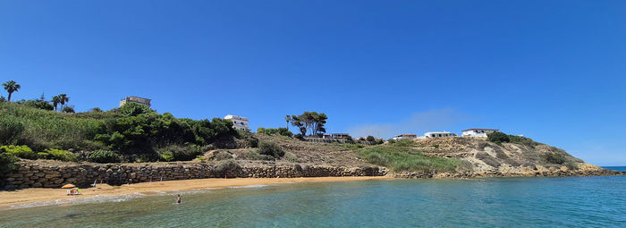 A 700 metri dalla splendida spiaggia di Baia di Capo Bianco