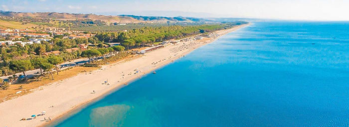 Villaggio panoramico tra gli uliveti affacciato sul Golfo di Squillace