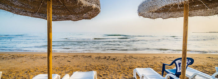Affacciato sul mare della Sicilia barocca, tra spiagge dorate e borghi senza tempo