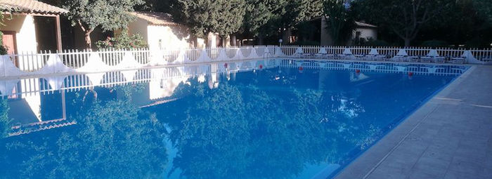 Affacciato sul mare della Sicilia barocca, tra spiagge dorate e borghi senza tempo
