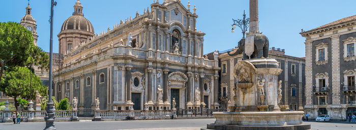 Ai piedi dell'Etna