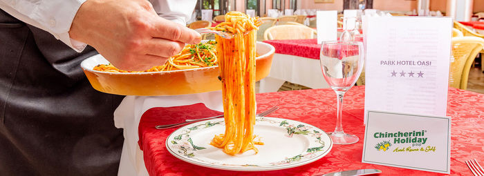 Immersa nel verde, con piscina