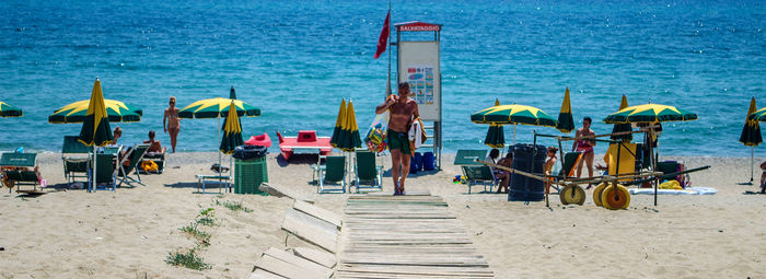 Oasi di relax immersa nel verde, fronte mare