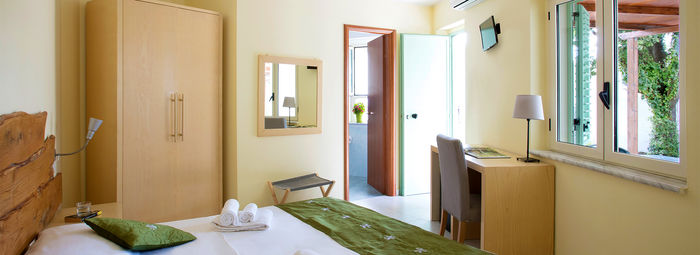 Oasi di relax immersa nel verde, fronte mare