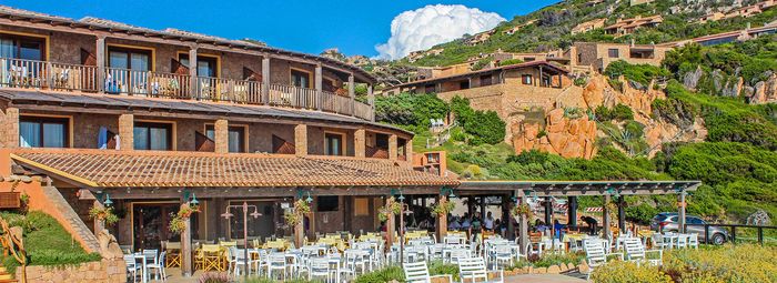Hotel di charme, panorama unico, a 700 metri dalla spiaggia di Li Cossi