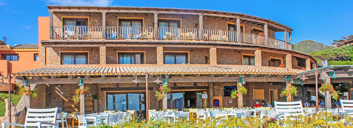 Hotel di charme, panorama unico, a 700 metri dalla spiaggia di Li Cossi