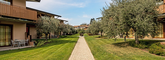 Appartamenti con piscina, direttamente sul Lago di Garda