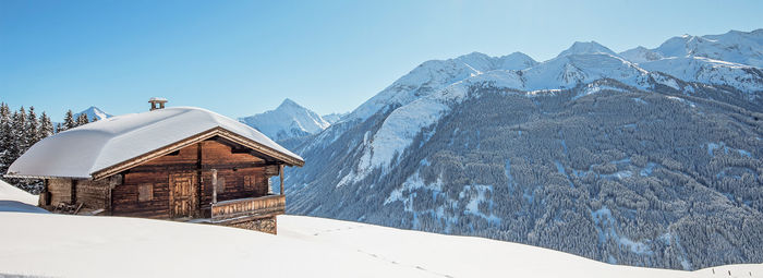 Con panorama suggestivo delle Dolomiti di Brenta