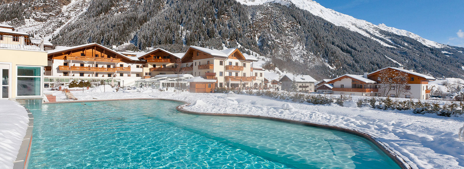 10.000 m² di wellness in Alto Adige, All Inclusive Soft, skipass incluso, 4 notti da € 299