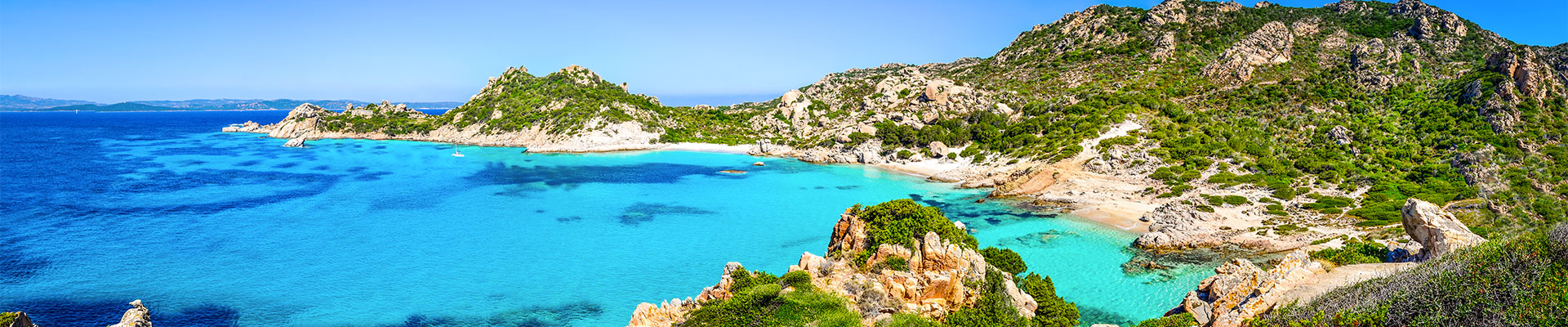Prenota la tua vacanza in Sardegna con gli amici o la famiglia. Scopri lla selezione di offerte di Vantaggi Travel, prezzi sempre imbattibili.