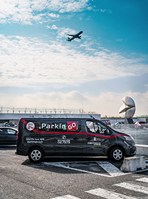 Parcheggia in porti o aeroporti